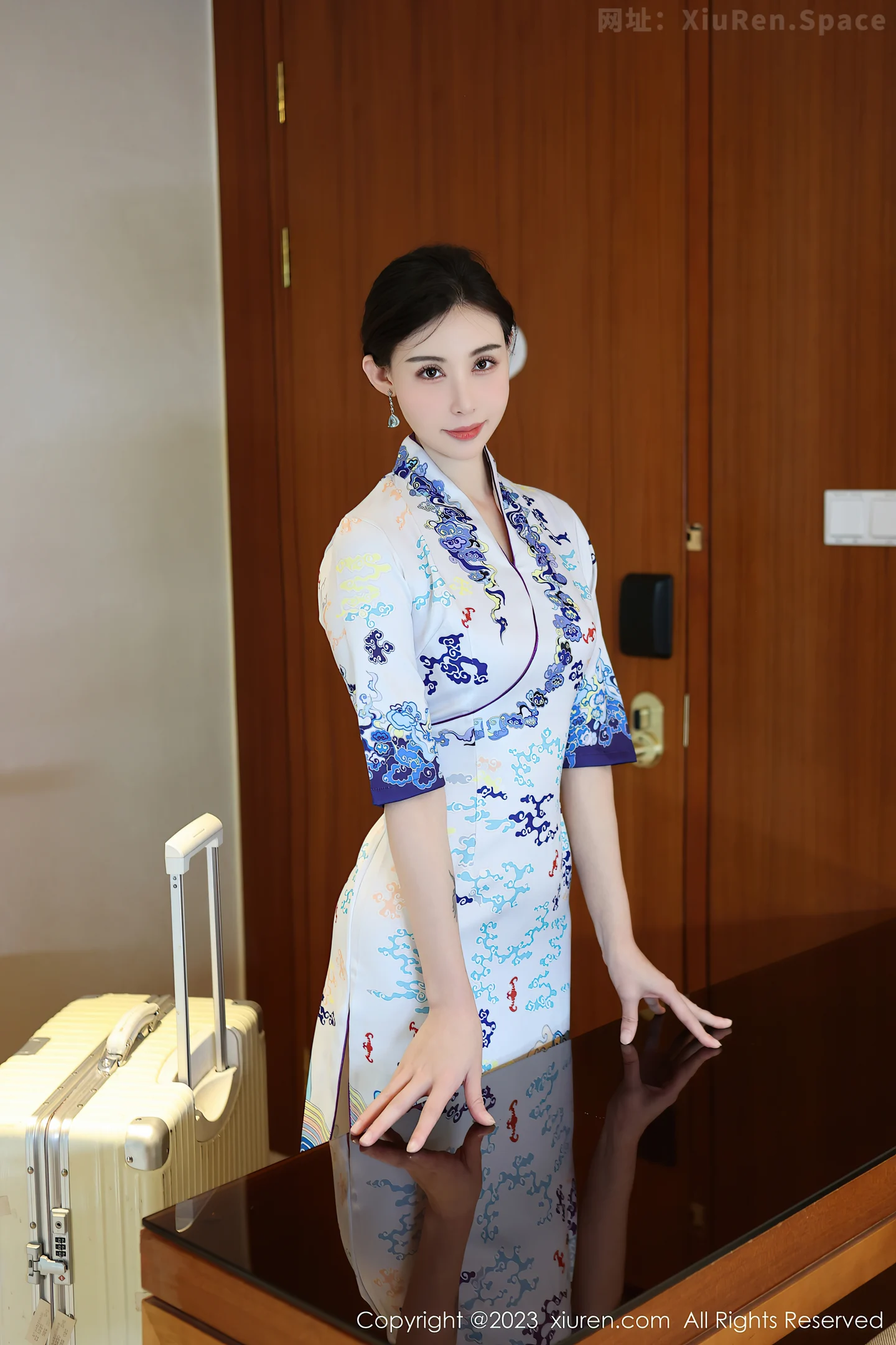 图片[3]-[XiuRen秀人网]VOL.7479 模特曼柔性感制服露淡粉色内衣配超薄肉丝秀曼妙身姿诱惑写真102P-秀人网官方网站